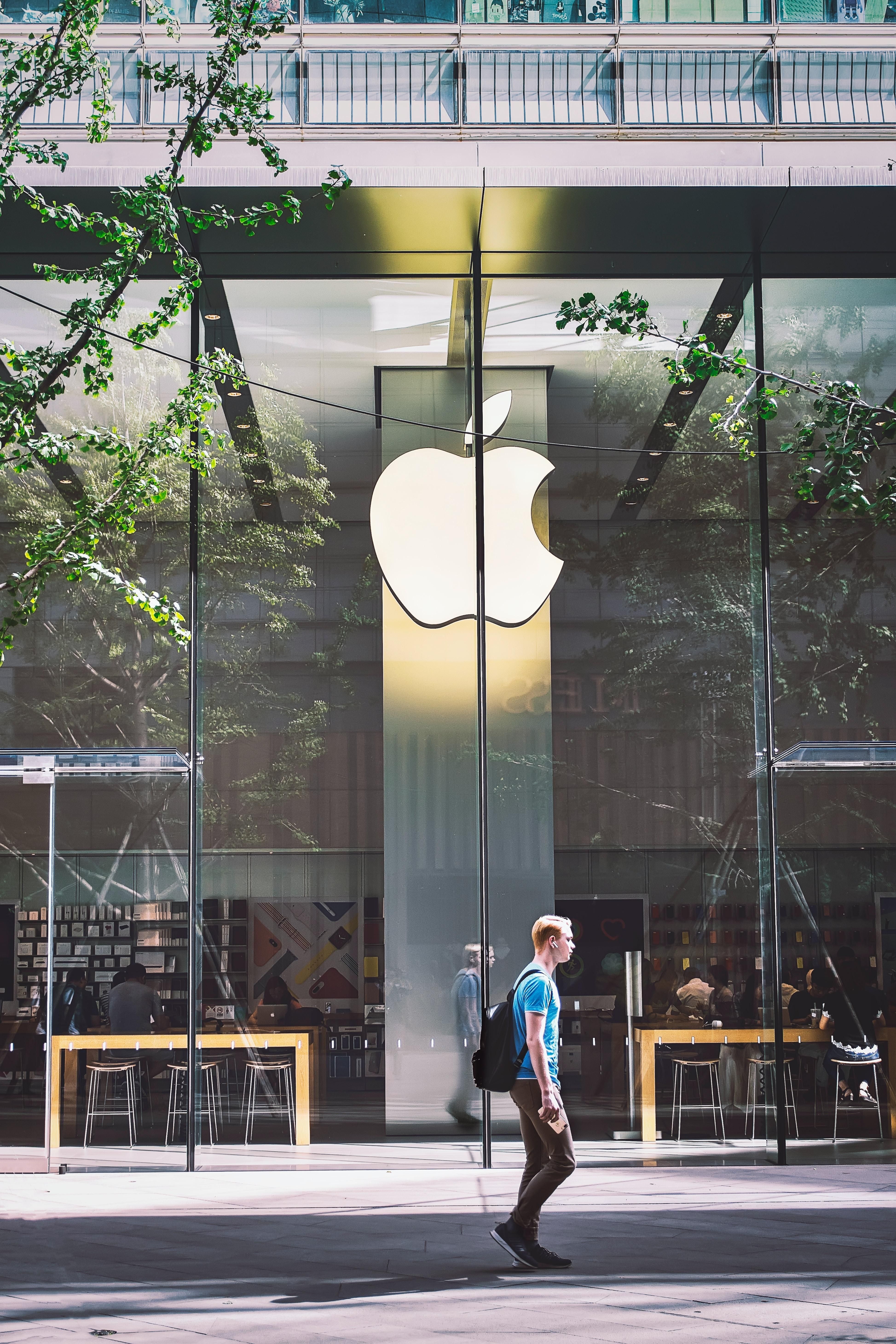 apple brand persona